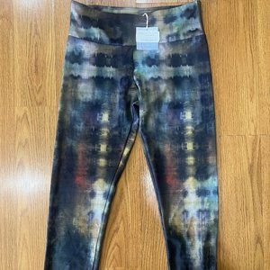 New with Tags: Onzie Capri Amsterdam Leggings (Size X-Small)